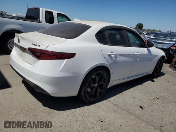 ✅ 2019 Alfa Romeo Giulia • VIN: ZARFAMANXK7620329 • Lot: 68869265. Listed on Copart with 86,803 mi. Free auction sales archive from the USA and detailed vehicle history report at DreamBid. Image 3.