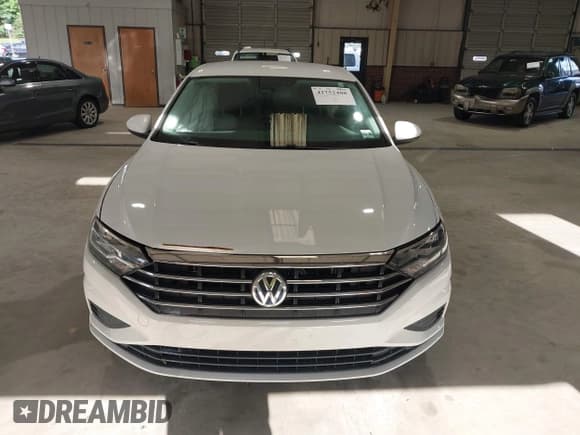 ✅ 2020 Volkswagen Jetta S • VIN: 3VWCB7BU0LM075828 • Lot: 42752408. Wystawiony na IAAI z przebiegiem 116 012 mil. Bezpłatny archiwum sprzedaży aukcyjnych z USA i szczegółowy raport historii pojazdu na DreamBid. Zdjęcie 13.