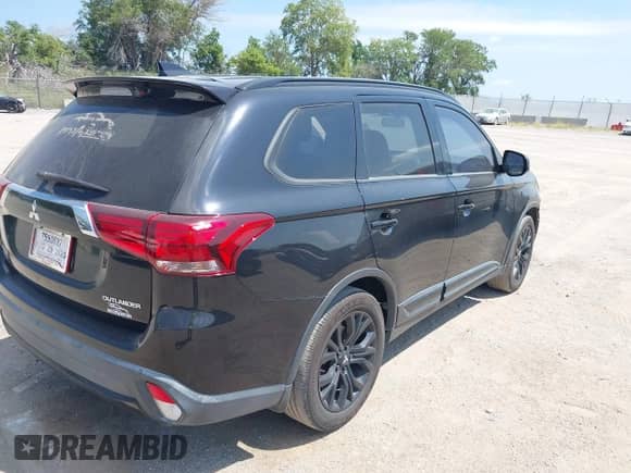 2018 Mitsubishi Outlander SE with VIN JA4AD3A36JZ031408, listed as a IAAI auction lot 42970834 with 106,485 mi miles and . Bid and sale history available at DreamBid. Image 4.