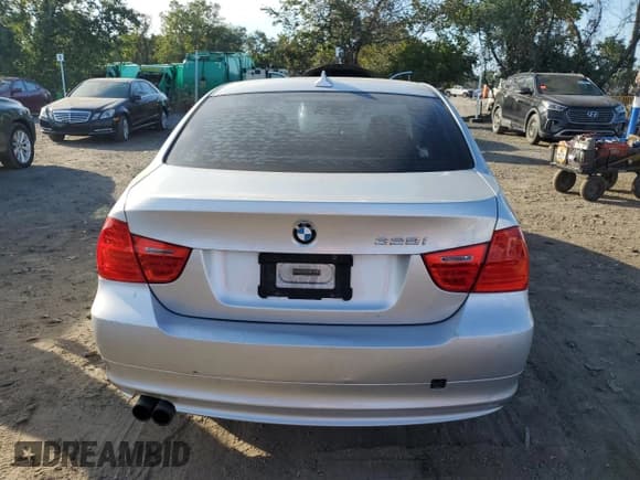 ✅ 2011 BMW 3 Series 328i xDrive • VIN: WBAPK7C51BA820073 • Lot: 82224635. Wystawiony na Copart z przebiegiem 145 111 mil. Bezpłatny archiwum sprzedaży aukcyjnych z USA i szczegółowy raport historii pojazdu na DreamBid. Zdjęcie 6.