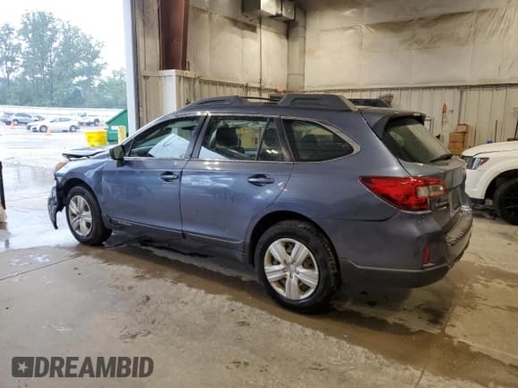 ✅ 2015 Subaru Outback 2.5i • VIN: 4S4BSBAC3F3222235 • Lot: 67038795. Listed on Copart with 210,188 mi. Free auction sales archive from the USA and detailed vehicle history report at DreamBid. Image 2.