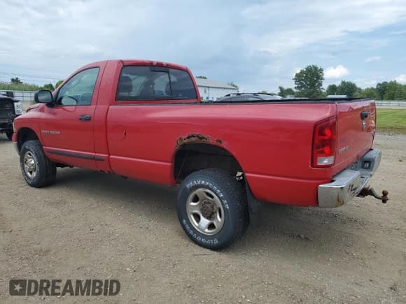 ✅ 2005 Dodge 2500 ST • VIN: 3D7KS26DX5G778873 • Lot: 64286855. Wystawiony na Copart z przebiegiem 92 515 mil. Bezpłatny archiwum sprzedaży aukcyjnych z USA i szczegółowy raport historii pojazdu na DreamBid. Zdjęcie 2.