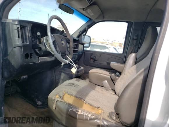 2014 Chevrolet Express Passenger LT с VIN 1GAZG1FG5E1111697, выставлен на аукционе Copart как лот 44752005 с пробегом Не указан миль и Чистый • Clean title. История ставок и продаж доступна на DreamBid. Изображение 8.