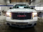 ✅ 2009 GMC Sierra 1500 • VIN: 1GTHC44K99F149921 • Lot: 42698865. Wystawiony na Copart z przebiegiem 251 415 mil. Bezpłatny archiwum sprzedaży aukcyjnych z USA i szczegółowy raport historii pojazdu na DreamBid. Zdjęcie 5.