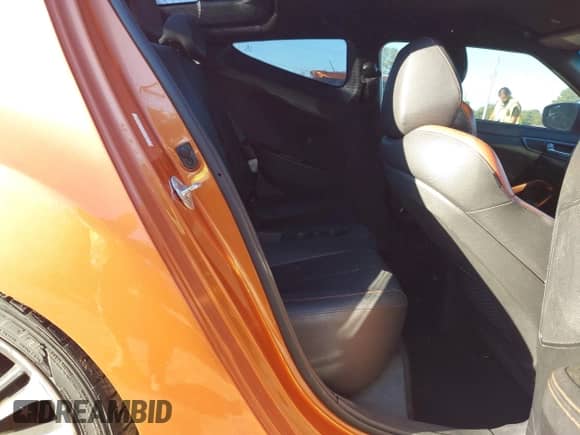 2016 Hyundai Veloster Turbo z VIN KMHTC6AE7GU293136, wystawiony jako IAAI lot #43617436 z przebiegiem 104 577 mil mil oraz . Historia ofert i sprzedaży dostępna na DreamBid. Obrazek 8.