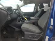 ✅ 2017 Ford Escape SE • VIN: 1FMCU9GD9HUC74991 • Lot: 91552445. Wystawiony na Copart z przebiegiem 127 189 mil. Bezpłatny archiwum sprzedaży aukcyjnych z USA i szczegółowy raport historii pojazdu na DreamBid. Zdjęcie 7.