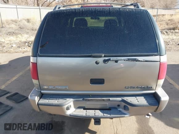 ✅ 2001 Chevrolet Blazer LT • VIN: 1GNDT13W712120082 • Lot: 41132238. Wystawiony na IAAI z przebiegiem 109 196 mil. Bezpłatny archiwum sprzedaży aukcyjnych z USA i szczegółowy raport historii pojazdu na DreamBid. Zdjęcie 17.