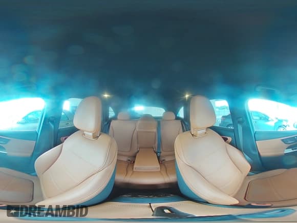 ✅ 2025 Mercedes-Benz GLC 350e • VIN: W1NKM5GB0SF411330 • Lot: 68121475. Wystawiony na Copart z przebiegiem 1 422 mil. Bezpłatny archiwum sprzedaży aukcyjnych z USA i szczegółowy raport historii pojazdu na DreamBid. Zdjęcie 16.