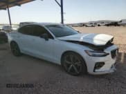 ✅ 2023 Volvo S60 • VIN: 7JRL12FV0PG255386 • Lot: 46645525. Wystawiony na Copart z przebiegiem 40 534 mil. Bezpłatny archiwum sprzedaży aukcyjnych z USA i szczegółowy raport historii pojazdu na DreamBid. Zdjęcie 4.