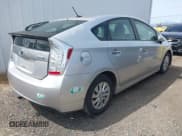 ✅ 2013 Toyota Prius • VIN: JTDKN3DP5D3037150 • Lot: 41982511. Wystawiony na IAAI z przebiegiem 172 277 mil. Bezpłatny archiwum sprzedaży aukcyjnych z USA i szczegółowy raport historii pojazdu na DreamBid. Zdjęcie 4.