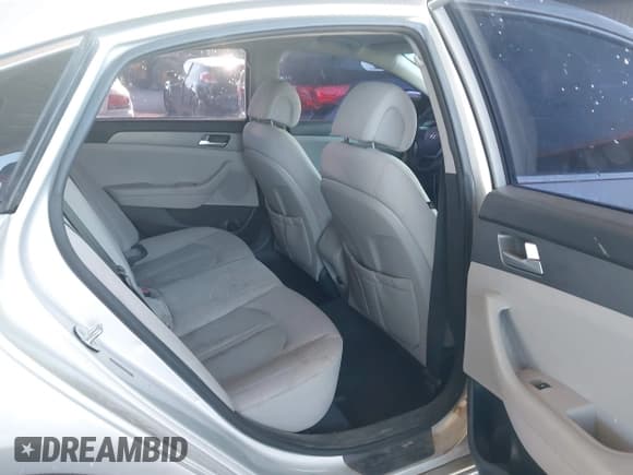 ✅ 2015 Hyundai Sonata SE • VIN: 5NPE24AF4FH044766 • Лот: 43577484. Опубликован ранее на IAAI с пробегом 177 644 миль. Бесплатный доступ к архиву аукционных продаж из США и подробный отчёт об истории автомобиля на DreamBid. Изображение 8.