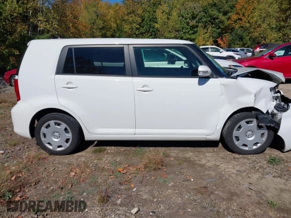 ✅ 2014 Scion xB • VIN: JTLZE4FEXEJ056682 • Lot: 43407155. Wystawiony na IAAI z przebiegiem 113 794 mil. Bezpłatny archiwum sprzedaży aukcyjnych z USA i szczegółowy raport historii pojazdu na DreamBid. Zdjęcie 13.