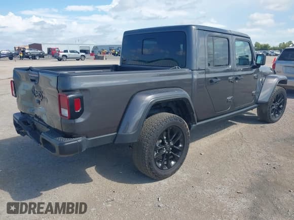 ✅ 2024 Jeep Gladiator Nighthawk • VIN: 1C6HJTAG5RL125589 • Lot: 43274114. Wystawiony na IAAI z przebiegiem 24 404 mil. Bezpłatny archiwum sprzedaży aukcyjnych z USA i szczegółowy raport historii pojazdu na DreamBid. Zdjęcie 4.