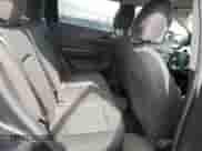 2014 Chevrolet Sonic LT z VIN 1G1JC6EH0E4209809, wystawiony jako Copart lot #51433635 z przebiegiem 127 868 mil mil oraz Czysty tytuł • Clean title. Historia ofert i sprzedaży dostępna na DreamBid. Obrazek 10.