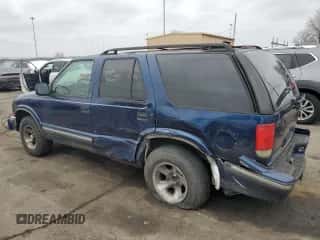 1998 Chevrolet Blazer LS z VIN 1GNCS13W2W2250714, wystawiony jako Copart lot #86473604 z przebiegiem Nie podano mil oraz Szkoda całkowita • Salvage title. Historia ofert i sprzedaży dostępna na DreamBid. Obrazek 2.