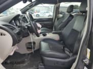 ✅ 2020 Dodge Grand Caravan SXT • VIN: 2C4RDGCG6LR228351 • Лот: 64020495. Опубликован ранее на Copart с пробегом 48 141 миль. Бесплатный доступ к архиву аукционных продаж из США и подробный отчёт об истории автомобиля на DreamBid. Изображение 7.