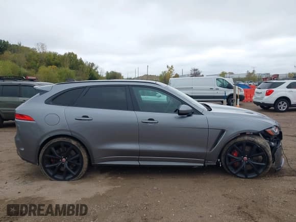 ✅ 2020 Jaguar F-Pace SVR • VIN: SADCZ2EE7LA629941 • Lot: 43449774. Wystawiony na IAAI z przebiegiem 47 488 mil. Bezpłatny archiwum sprzedaży aukcyjnych z USA i szczegółowy raport historii pojazdu na DreamBid. Zdjęcie 13.