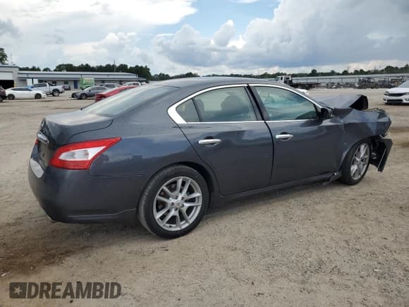 ✅ 2011 Nissan Maxima S • VIN: 1N4AA5AP8BC817055 • Лот: 68863755. Опубликован ранее на Copart с пробегом 287 168 миль. Бесплатный доступ к архиву аукционных продаж из США и подробный отчёт об истории автомобиля на DreamBid. Изображение 3.