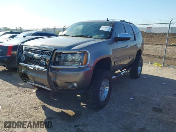 ✅ 2009 Chevrolet Tahoe 2LT • VIN: 1GNFC230X9R291177 • Лот: 41965944. Опубликован ранее на IAAI с пробегом 71 073 миль. Бесплатный доступ к архиву аукционных продаж из США и подробный отчёт об истории автомобиля на DreamBid. Изображение 18.