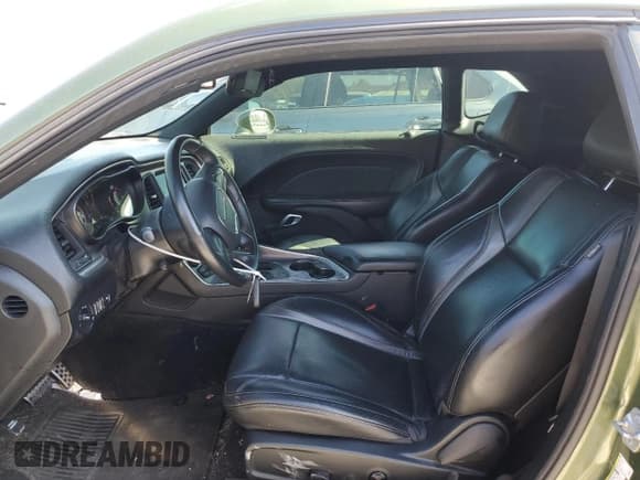 ✅ 2018 Dodge Challenger SXT Plus • VIN: 2C3CDZAG7JH334013 • Lot: 38405823. Wystawiony na Copart z przebiegiem 83 575 mil. Bezpłatny archiwum sprzedaży aukcyjnych z USA i szczegółowy raport historii pojazdu na DreamBid. Zdjęcie 7.