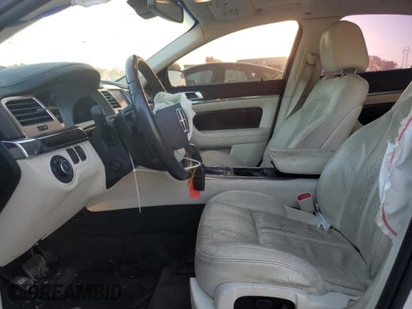 ✅ 2011 Lincoln MKS • VIN: 1LNHL9DR3BG611377 • Lot: 86078805. Listed on Copart with 171,986 mi. Free auction sales archive from the USA and detailed vehicle history report at DreamBid. Image 7.