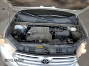 ✅ 2013 Toyota Highlander SE • VIN: 5TDZK3EHXDS122367 • Лот: 84025535. Опубликован ранее на Copart с пробегом 140 724 миль. Бесплатный доступ к архиву аукционных продаж из США и подробный отчёт об истории автомобиля на DreamBid. Изображение 11.