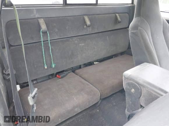 2003 Dodge Dakota Sport z VIN 1D7HG32N13S132871, wystawiony jako IAAI lot #42059965 z przebiegiem 125 408 mil mil oraz . Historia ofert i sprzedaży dostępna na DreamBid. Obrazek 8.