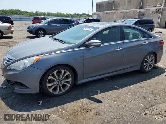 ✅ 2014 Hyundai Sonata SE • VIN: 5NPEC4AC6EH890429 • Lot: 62877194. Listed on Copart with 379,393 mi. Free auction sales archive from the USA and detailed vehicle history report at DreamBid. Image 1.