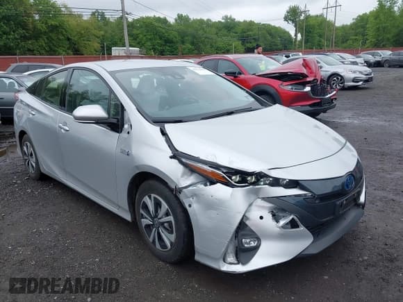 ✅ 2017 Toyota Prius Plus • VIN: JTDKARFPXH3034892 • Lot: 42376800. Listed on IAAI with 65,548 mi. Free auction sales archive from the USA and detailed vehicle history report at DreamBid. Image 6.