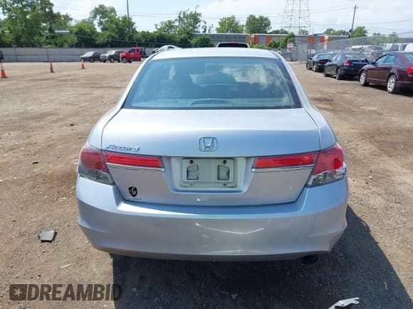 ✅ 2011 Honda Accord EX • VIN: 1HGCP2F71BA043060 • Лот: 43011854. Опубликован ранее на IAAI с пробегом 339 878 миль. Бесплатный доступ к архиву аукционных продаж из США и подробный отчёт об истории автомобиля на DreamBid. Изображение 17.