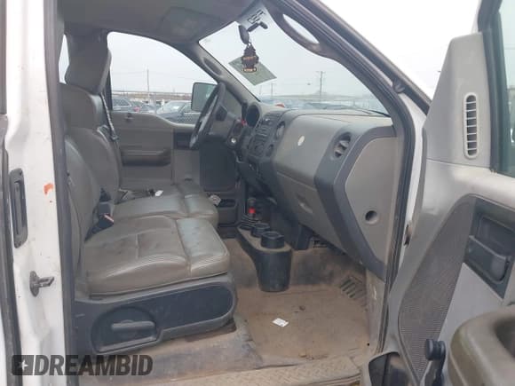 ✅ 2008 Ford F-150 XL • VIN: 1FTRF14W18KD87118 • Lot: 43646591. Listed on IAAI with 342,765 mi. Free auction sales archive from the USA and detailed vehicle history report at DreamBid. Image 5.