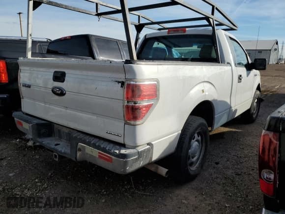 ✅ 2013 Ford F-150 XL • VIN: 1FTMF1CM6DKG34251 • Лот: 84779085. Опубликован ранее на Copart с пробегом 212 441 миль. Бесплатный доступ к архиву аукционных продаж из США и подробный отчёт об истории автомобиля на DreamBid. Изображение 3.