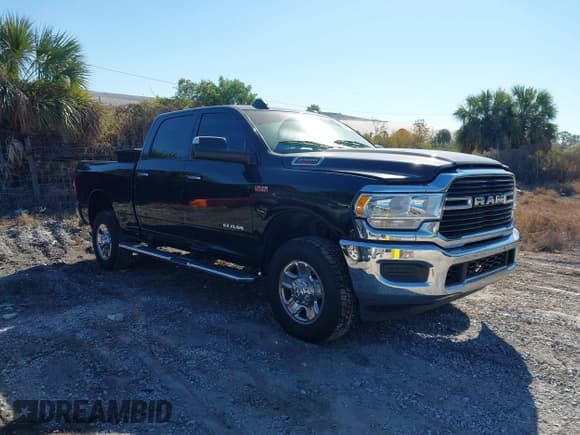 ✅ 2019 Ram 2500 Big Horn • VIN: 3C6UR5DJ0KG689003 • Lot: 43688388. Listed on IAAI with 62,027 mi. Free auction sales archive from the USA and detailed vehicle history report at DreamBid. Image 1.