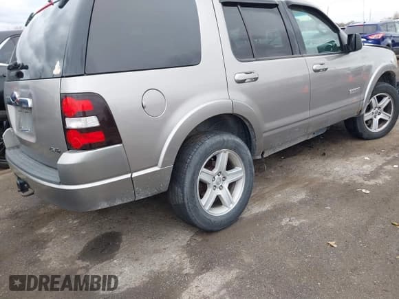 ✅ 2008 Ford Explorer XLT • VIN: 1FMEU73E78UA45754 • Lot: 43576097. Wystawiony na IAAI z przebiegiem Nie podano. Bezpłatny archiwum sprzedaży aukcyjnych z USA i szczegółowy raport historii pojazdu na DreamBid. Zdjęcie 4.