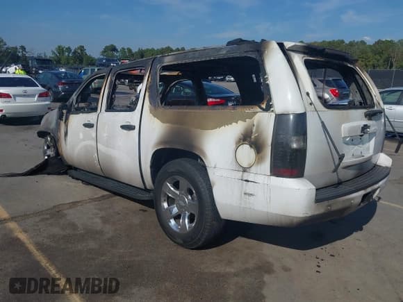 ✅ 2008 Chevrolet Suburban 3LT • VIN: 1GNFC16J58J225020 • Лот: 43286322. Опубликован ранее на IAAI с пробегом Не указан. Бесплатный доступ к архиву аукционных продаж из США и подробный отчёт об истории автомобиля на DreamBid. Изображение 3.