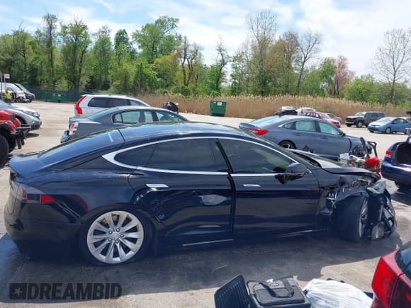 ✅ 2017 Tesla Model S 60 • VIN: 5YJSA1E13HF228486 • Lot: 42092686. Listed on IAAI with 78,089 mi. Free auction sales archive from the USA and detailed vehicle history report at DreamBid. Image 13.