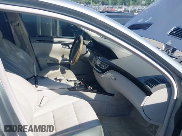 ✅ 2013 Mercedes-Benz S 550 • VIN: WDDNG7DB3DA493412 • Лот: 42498601. Опубликован ранее на IAAI с пробегом 185 926 миль. Бесплатный доступ к архиву аукционных продаж из США и подробный отчёт об истории автомобиля на DreamBid. Изображение 5.