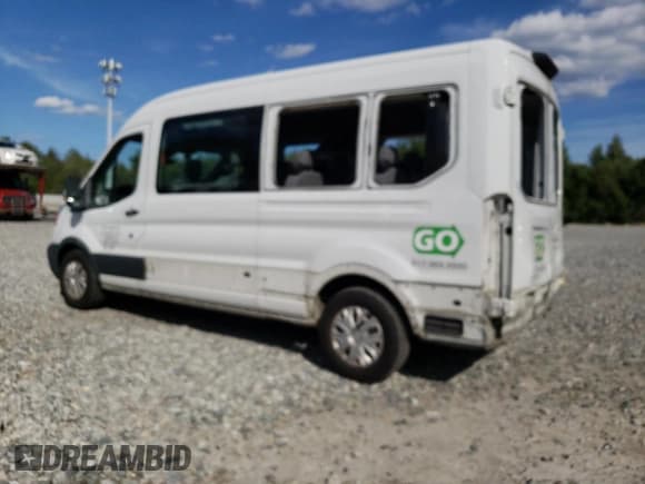 ✅ 2018 Ford Transit XL • VIN: 1FBZX2CGXJKA08902 • Lot: 64717945. Listed on Copart with 327,537 mi. Free auction sales archive from the USA and detailed vehicle history report at DreamBid. Image 2.