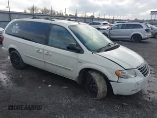 ✅ 2007 Chrysler Town & Country Touring • VIN: 2A4GP54L67R217882 • Lot: 43759331. Listed on IAAI with 203,421 mi. Free auction sales archive from the USA and detailed vehicle history report at DreamBid. Image 1.