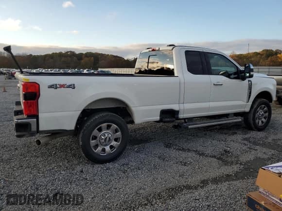 ✅ 2024 Ford F-250 • VIN: 1FT8X2BN8REC02202 • Lot: 79477304. Wystawiony na Copart z przebiegiem 16 581 mil. Bezpłatny archiwum sprzedaży aukcyjnych z USA i szczegółowy raport historii pojazdu na DreamBid. Zdjęcie 3.