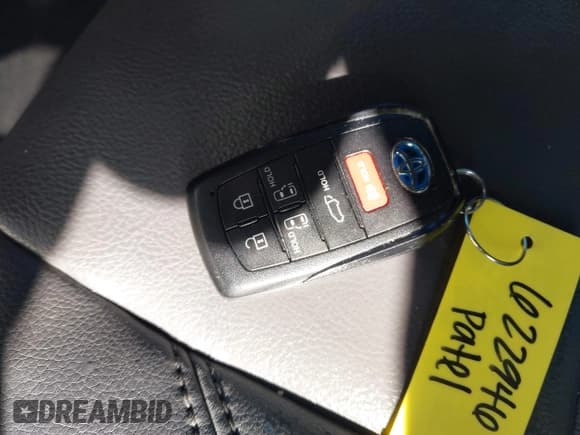 ✅ 2022 Toyota Sienna XSE • VIN: 5TDXSKFC2NS044270 • Lot: 43699989. Listed on IAAI with 5,561 mi. Free auction sales archive from the USA and detailed vehicle history report at DreamBid. Image 11.