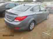 ✅ 2017 Hyundai Accent SE • VIN: KMHCT4AE7HU353826 • Lot: 52631383. Wystawiony na Copart z przebiegiem 105 019 mil mil. Skorzystaj z bezpłatnego archiwum sprzedaży aukcyjnych z USA i zobacz szczegółowy raport historii pojazdu na DreamBid. Zdjęcie 3.