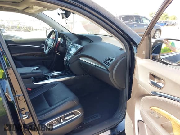 ✅ 2020 Acura MDX Technology • VIN: 5J8YD4H72LL007035 • Lot: 43306792. Wystawiony na IAAI z przebiegiem 129 610 mil. Bezpłatny archiwum sprzedaży aukcyjnych z USA i szczegółowy raport historii pojazdu na DreamBid. Zdjęcie 5.