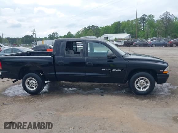✅ 2000 Dodge Dakota Sport • VIN: 1B7GL2AX5YS775200 • Lot: 42113896. Listed on IAAI with 224,337 mi. Free auction sales archive from the USA and detailed vehicle history report at DreamBid. Image 13.