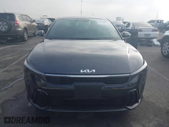 ✅ 2025 Kia K4 GT-Line • VIN: 3KPFW4DE7SE051558 • Lot: 43548484. Listed on IAAI with 5,271 mi. Free auction sales archive from the USA and detailed vehicle history report at DreamBid. Image 13.