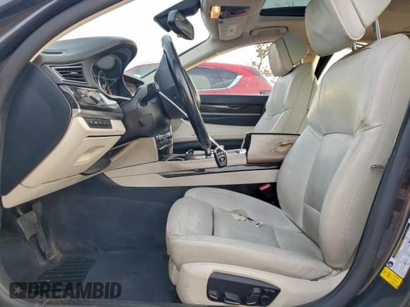 ✅ 2013 BMW 7 Series 740Li • VIN: WBAYE4C56DDW22553 • Lot: 95212845. Listed on Copart with 193,613 mi. Free auction sales archive from the USA and detailed vehicle history report at DreamBid. Image 7.