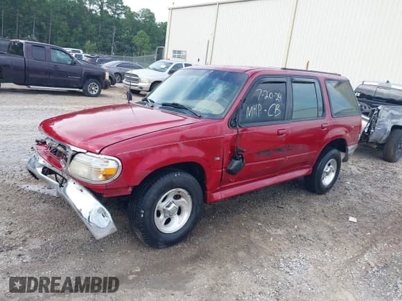 ✅ 1996 Ford Explorer XLT • VIN: 1FMDU32P0TZA22044 • Лот: 40219133. Опубликован ранее на IAAI с пробегом 297 935 миль. Бесплатный доступ к архиву аукционных продаж из США и подробный отчёт об истории автомобиля на DreamBid. Изображение 2.