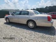 ✅ 2003 Lincoln Town Car Executive • VIN: 1LNHM81W93Y692575 • Lot: 69452185. Wystawiony na Copart z przebiegiem 191 874 mil. Bezpłatny archiwum sprzedaży aukcyjnych z USA i szczegółowy raport historii pojazdu na DreamBid. Zdjęcie 2.