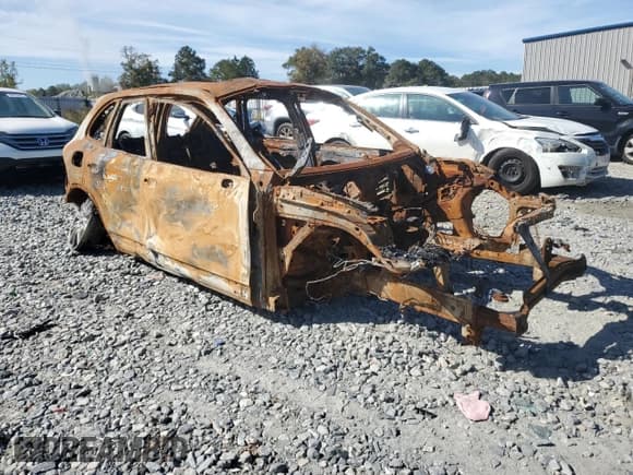 ✅ 2017 Porsche Cayenne • VIN: WP1AA2A23HKA81412 • Лот: 89724375. Опубликован ранее на Copart с пробегом Не указан. Бесплатный доступ к архиву аукционных продаж из США и подробный отчёт об истории автомобиля на DreamBid. Изображение 4.