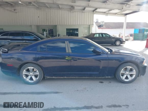 ✅ 2012 Dodge Charger SE • VIN: 2C3CDXBG2CH271084 • Lot: 43267576. Wystawiony na IAAI z przebiegiem 97 042 mil. Bezpłatny archiwum sprzedaży aukcyjnych z USA i szczegółowy raport historii pojazdu na DreamBid. Zdjęcie 13.